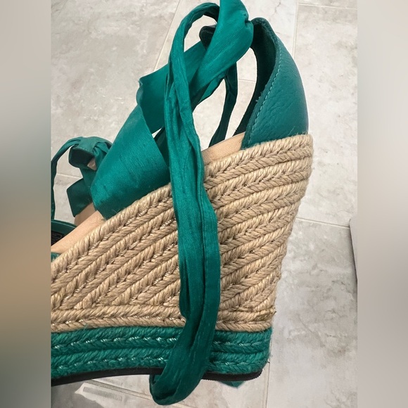 UGG Women’s Luciana wedge sandals style: 1002916 - Picture 3 of 14